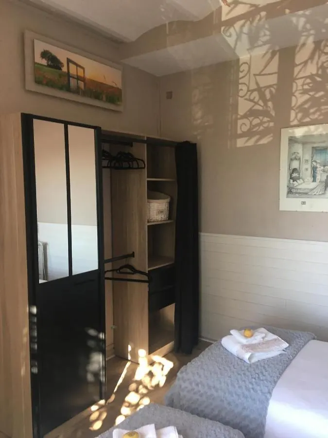 Apartment Appartement Central Des Terres Chaudes Proche Bord De Mer Menton