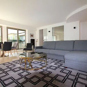 Foch Triomphe Apartment Paris